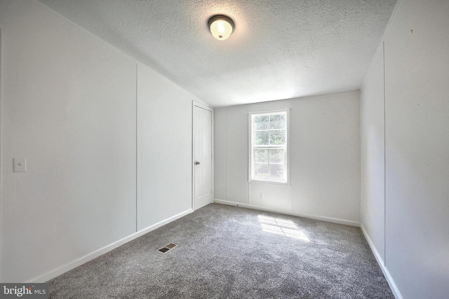 76 Laurel Drive photo 16