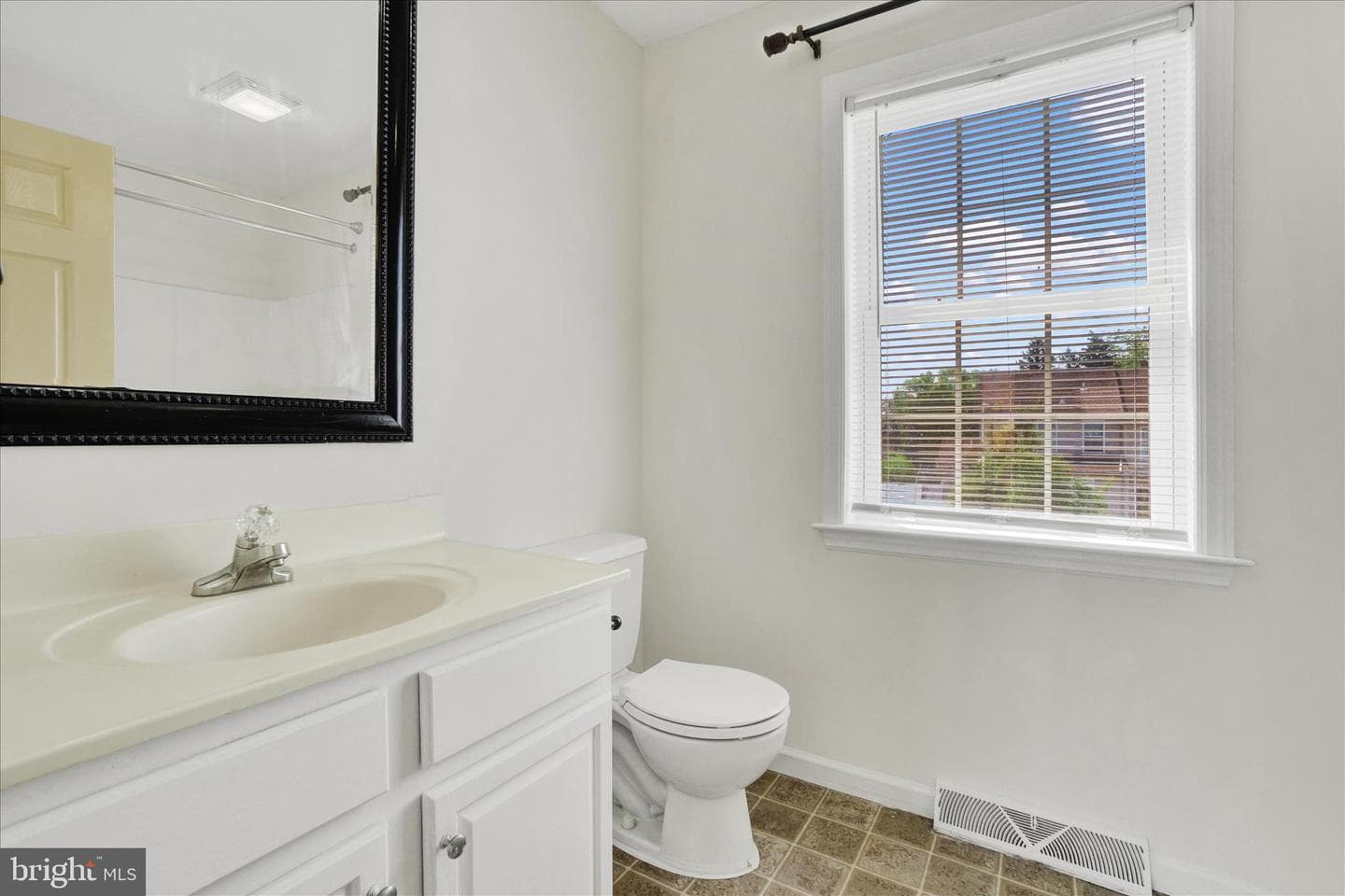 80 Jewel Drive photo 13