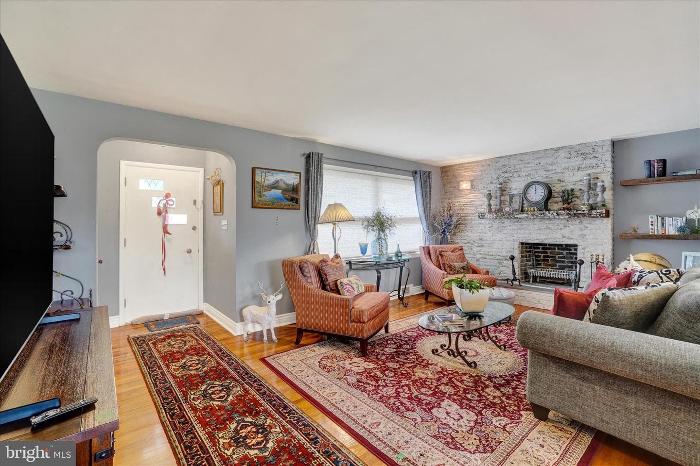 2360 Loucks Road photo 4