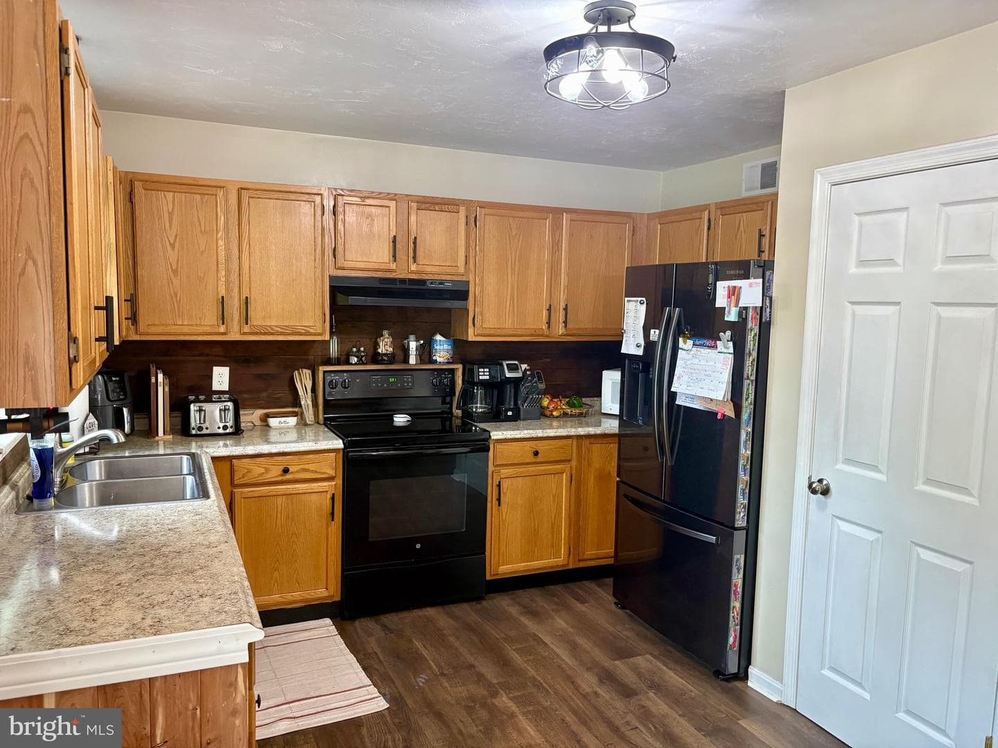 220 Boxwood Road photo 6
