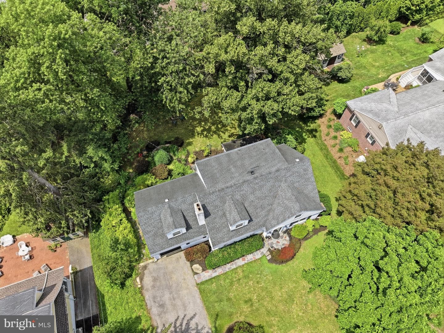 983 Brockie Lane photo 44