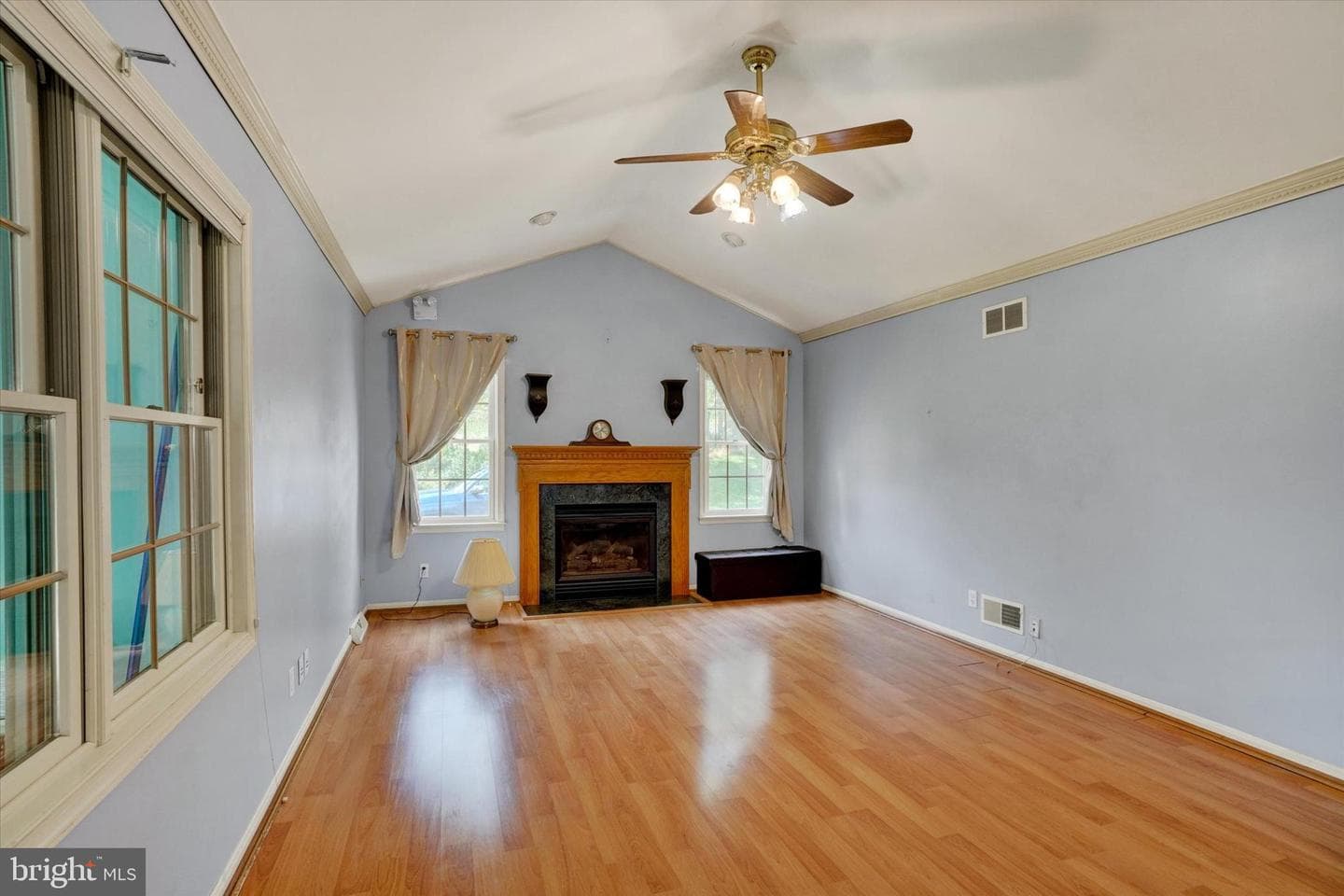 490 S Park Street photo 10