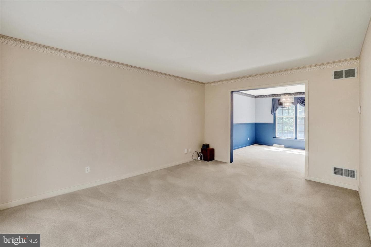490 S Park Street photo 3