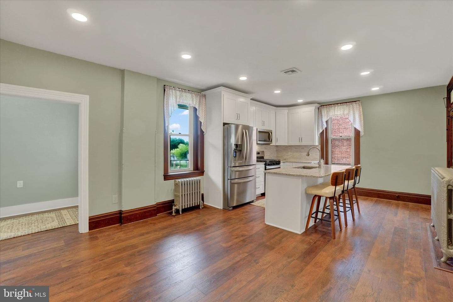 237 S Pleasant Avenue photo 10