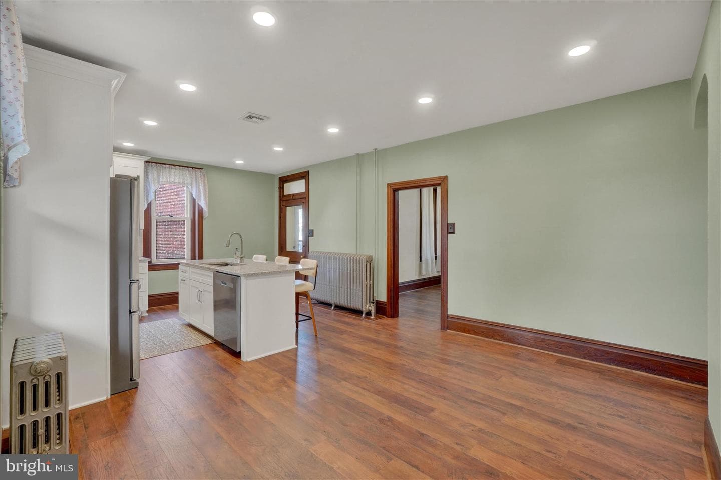 237 S Pleasant Avenue photo 11