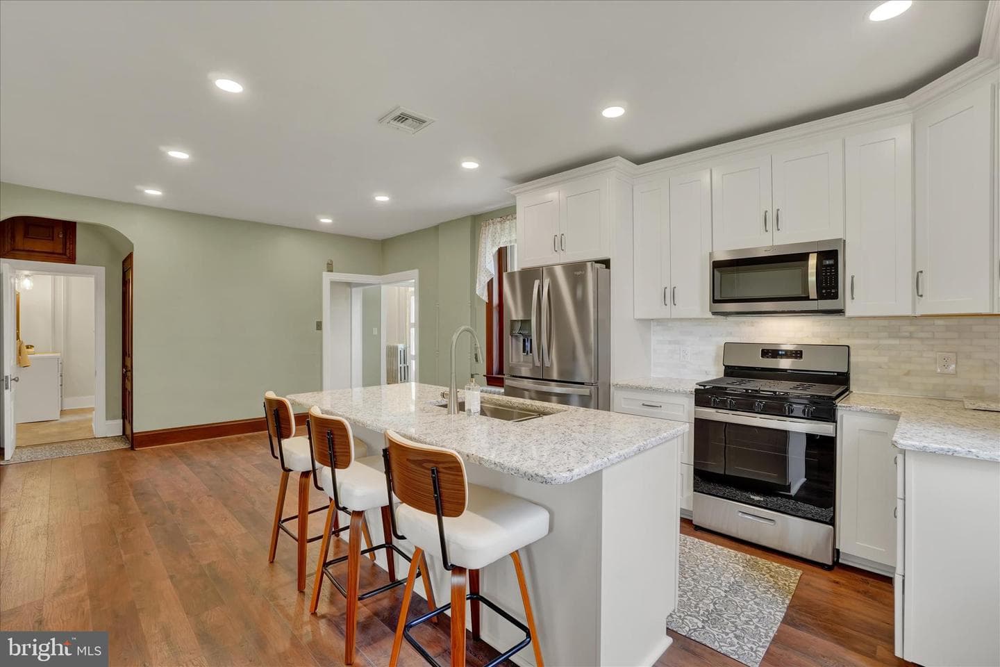237 S Pleasant Avenue photo 8