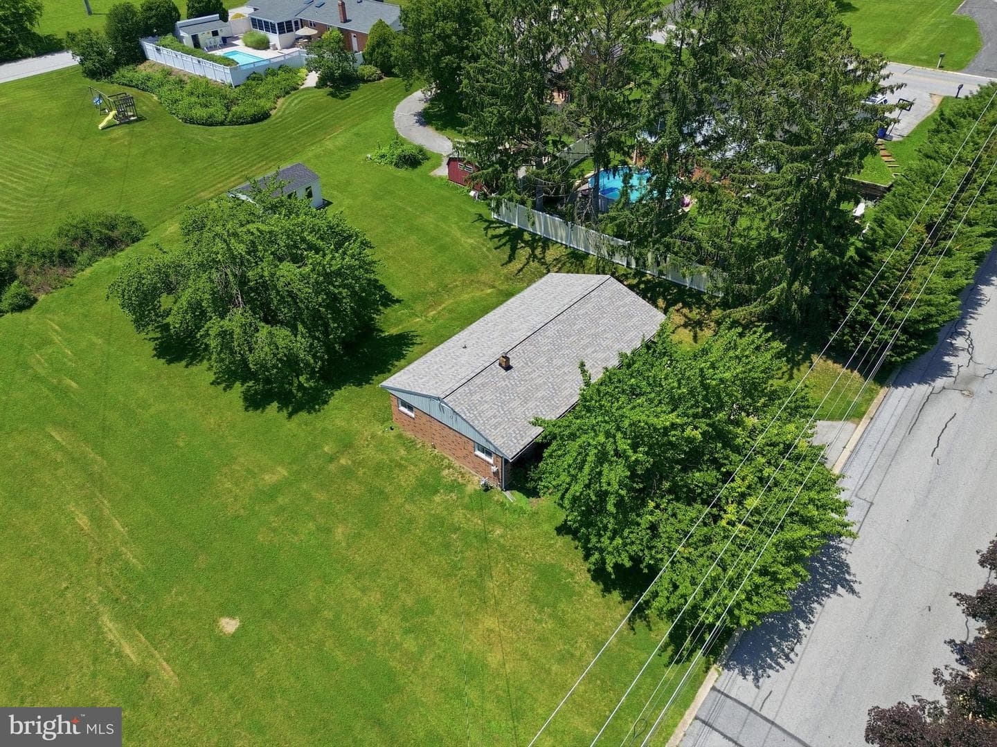 2102 Louise Avenue photo 37