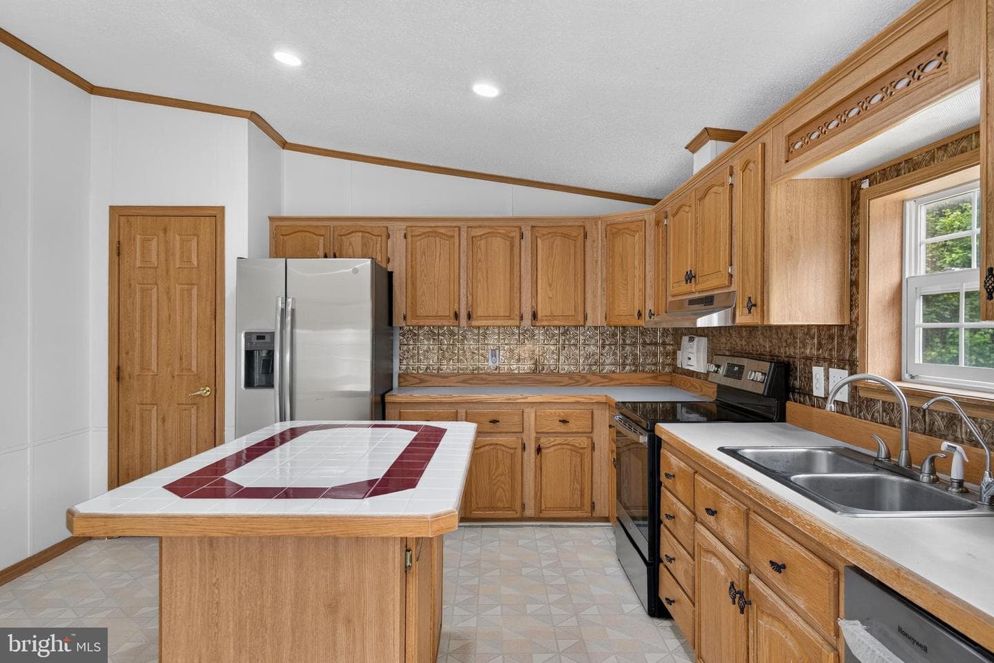 69 Gilbert Road photo 15