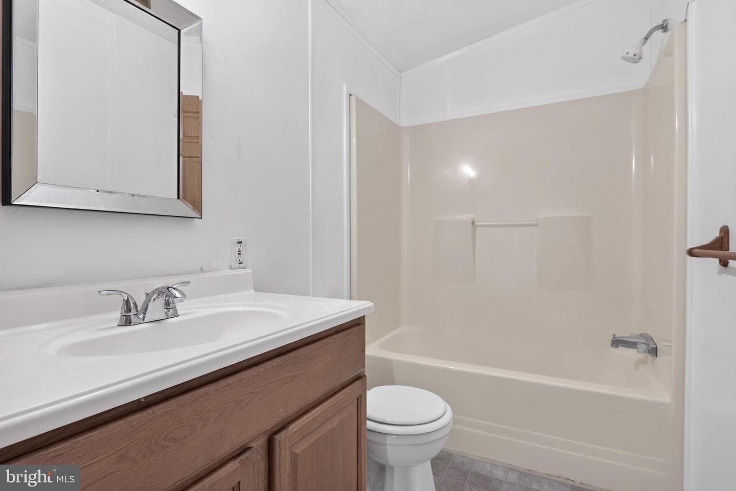 69 Gilbert Road photo 29