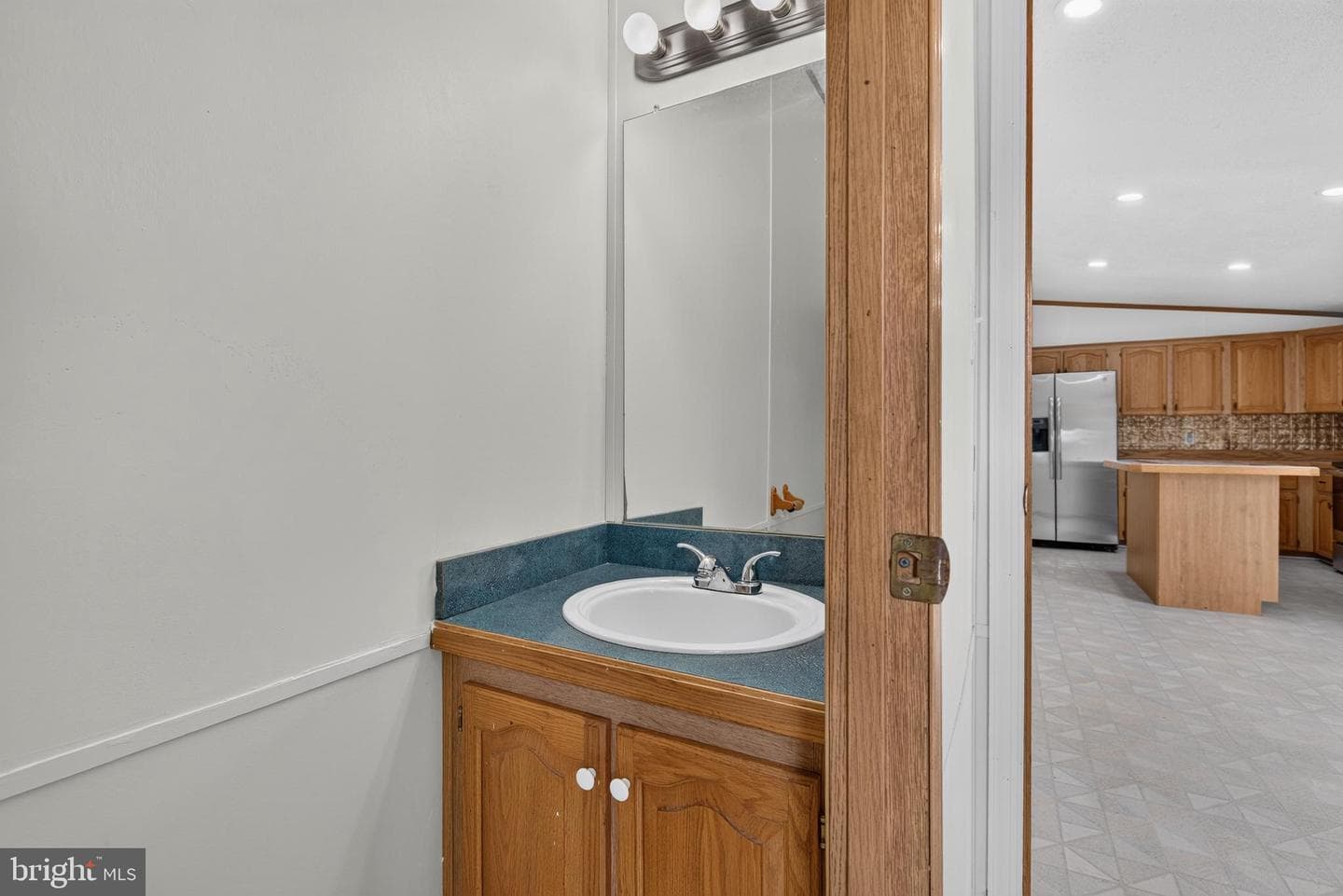 69 Gilbert Road photo 31