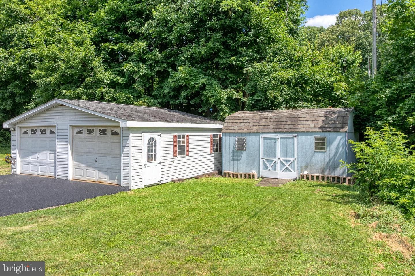 69 Gilbert Road photo 45
