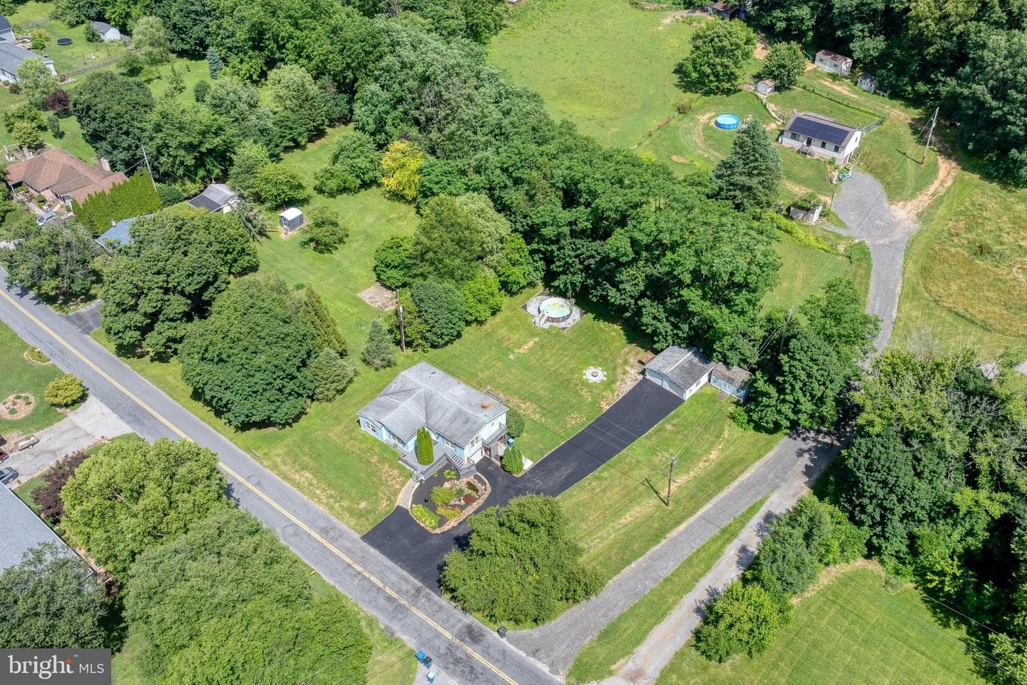 69 Gilbert Road photo 52