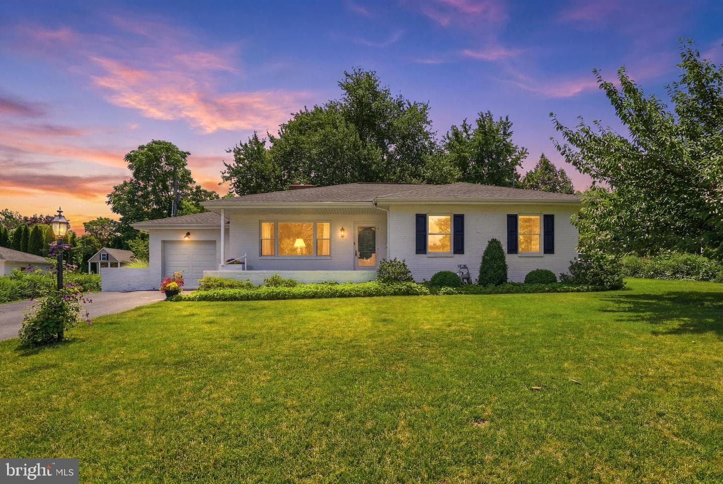 348 Hillside Lane photo 1