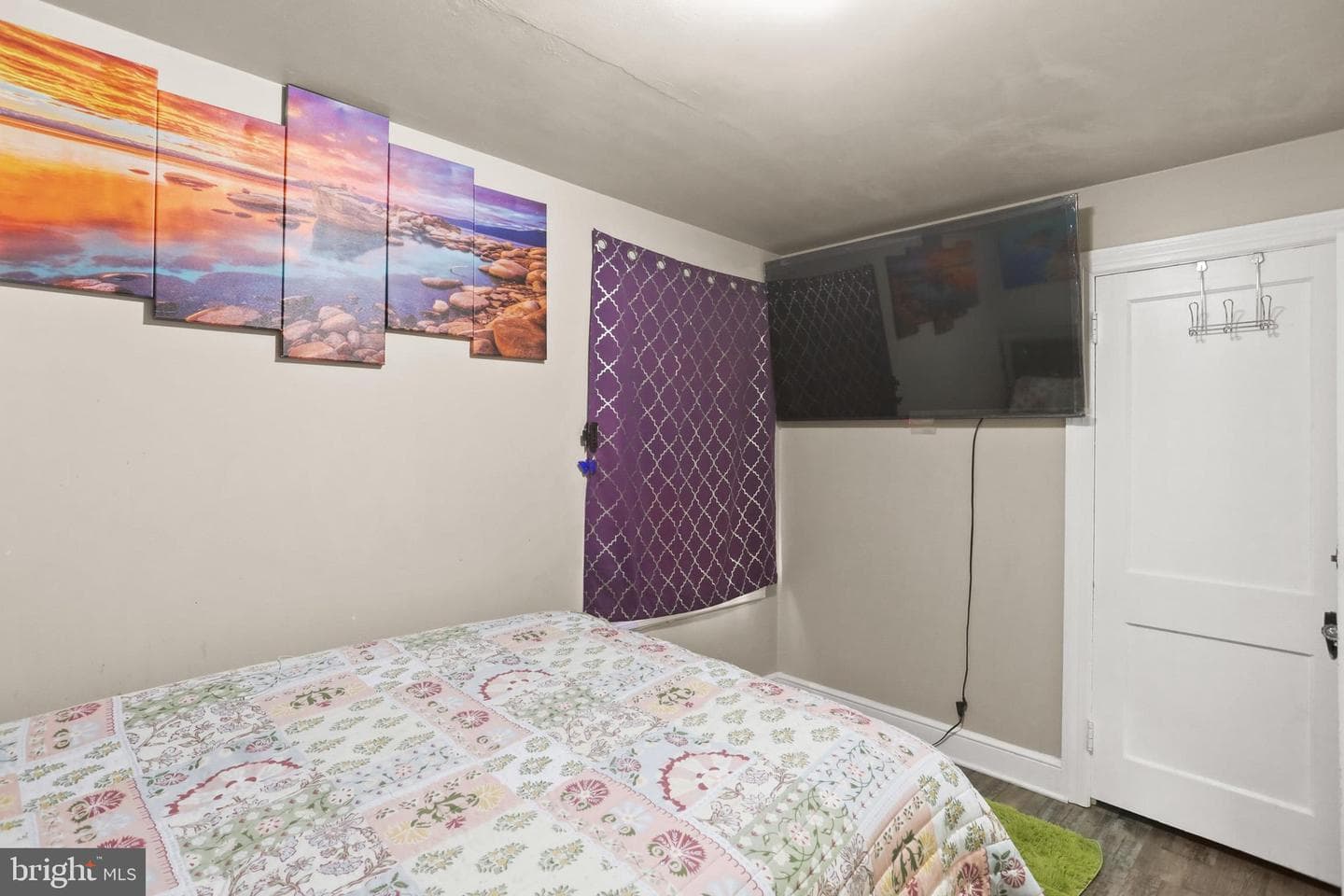 1053 E King Street photo 10