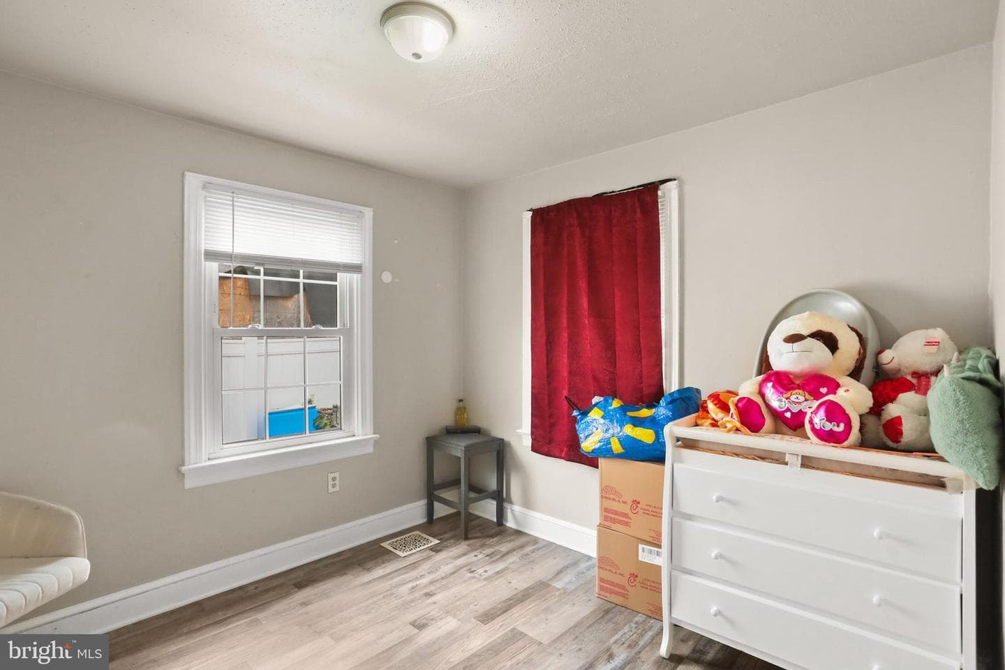 1053 E King Street photo 11