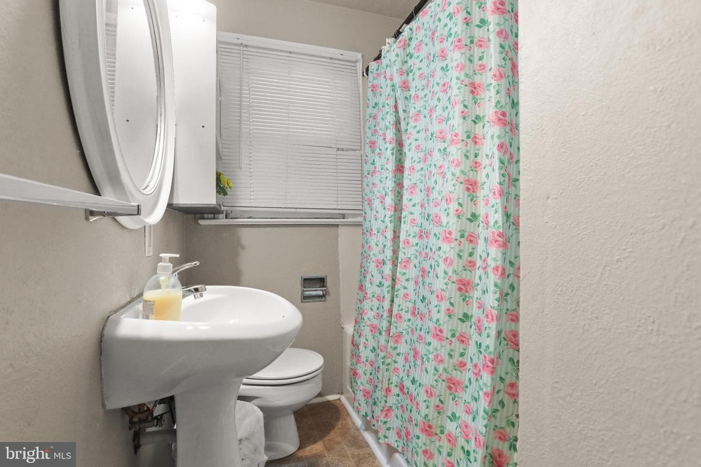 1053 E King Street photo 13