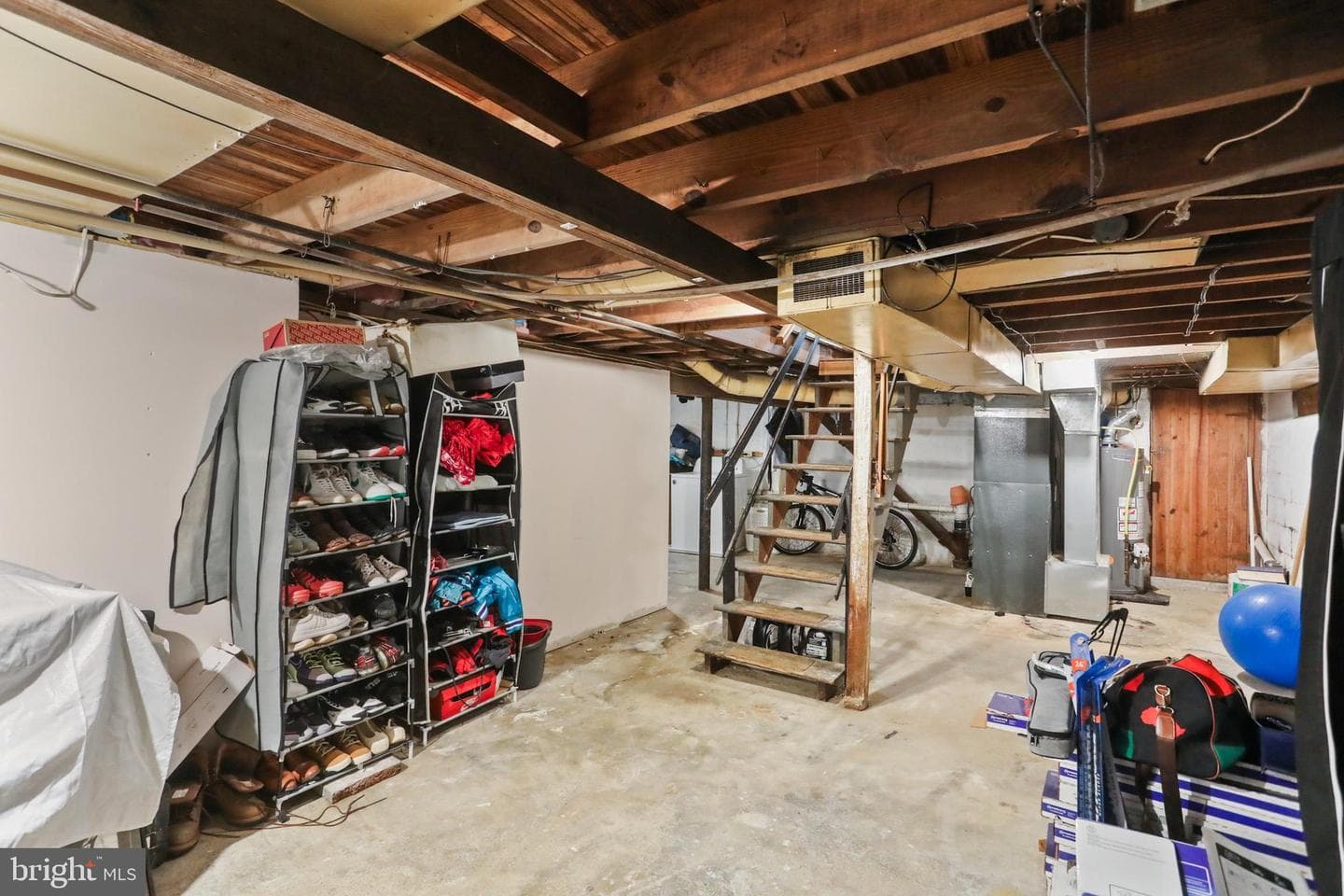 1053 E King Street photo 23