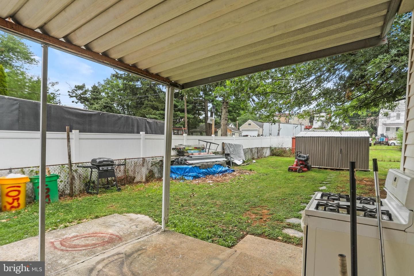 1053 E King Street photo 27