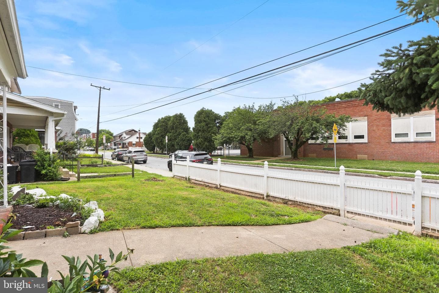 1053 E King Street photo 3