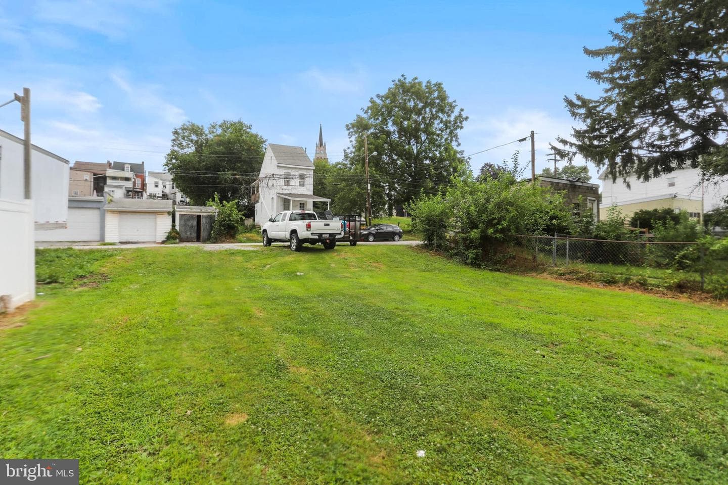1053 E King Street photo 32