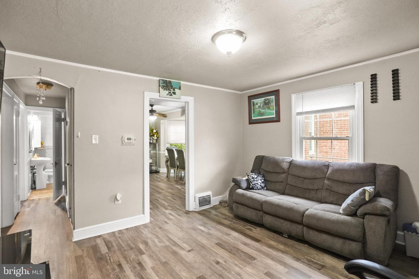 1053 E King Street photo 6