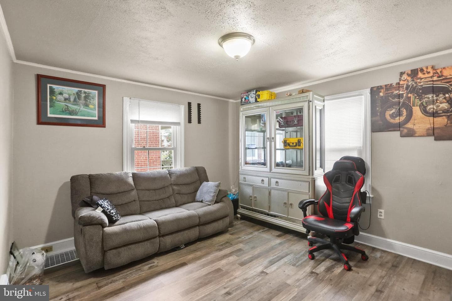 1053 E King Street photo 7