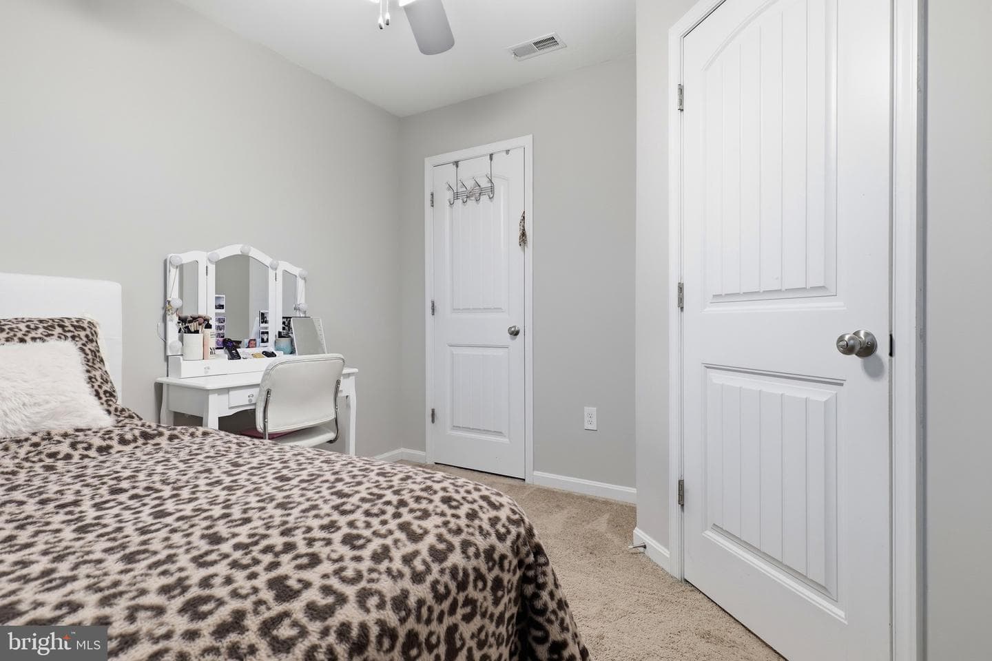 521 Charles Avenue photo 17