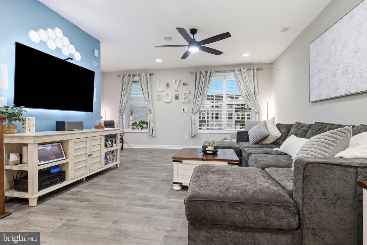 521 Charles Avenue photo 4