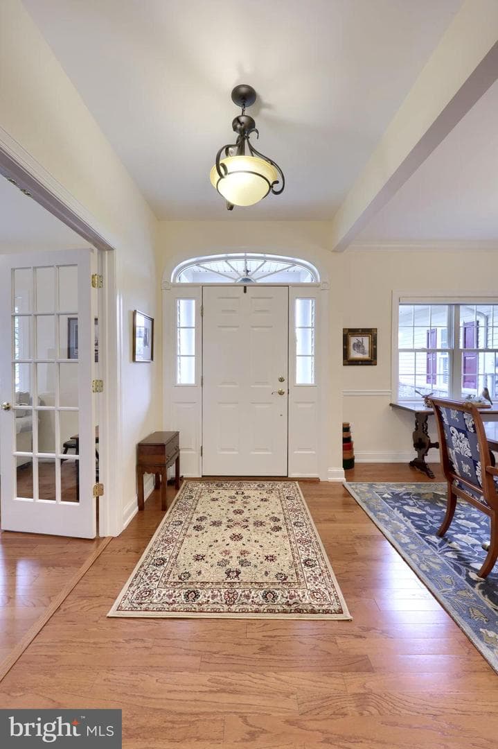 865 Meadow Court photo 4