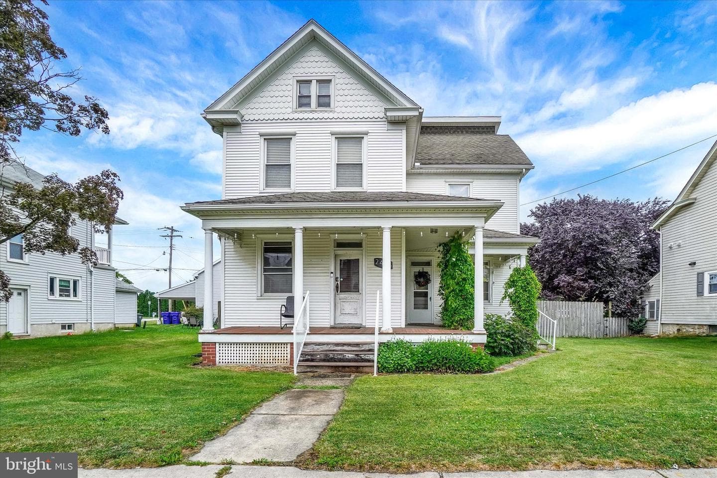 2405 S Queen Street photo 1