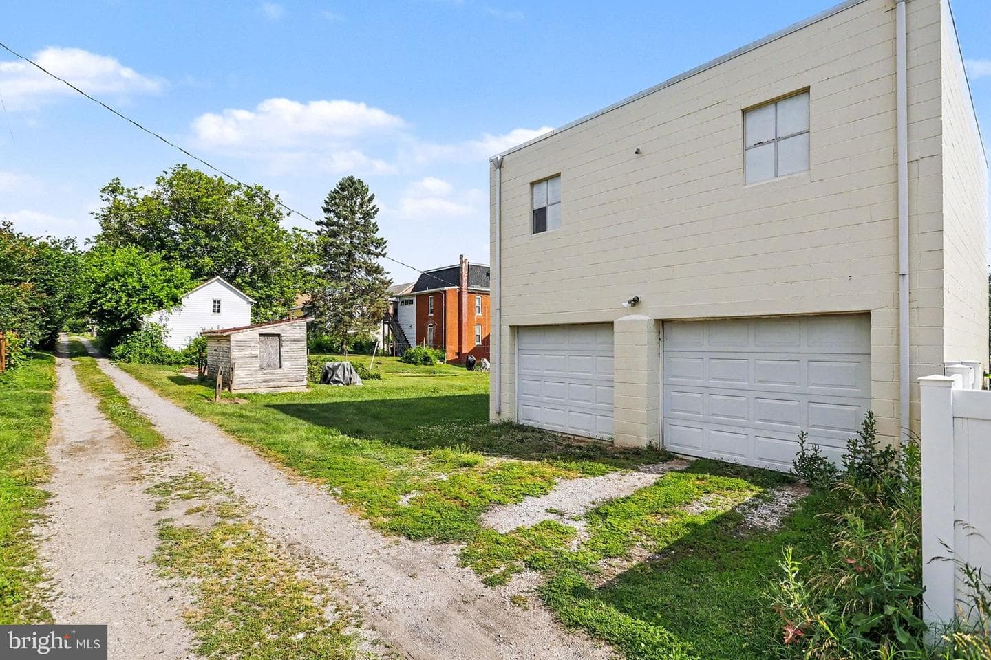 649 Baer Avenue photo 27