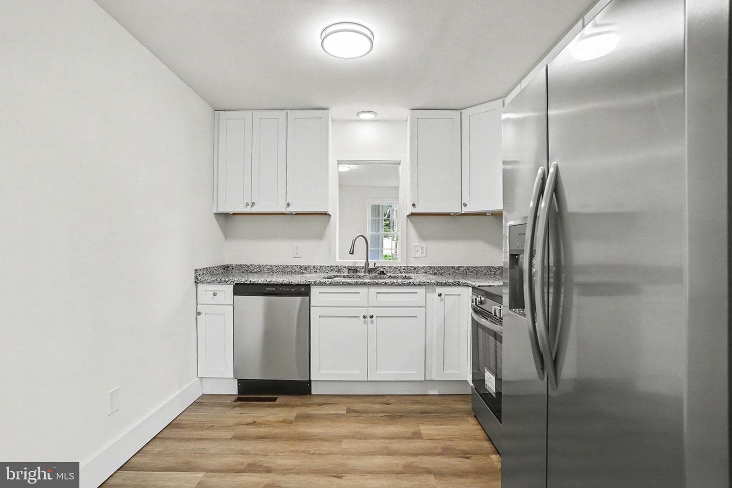 649 Baer Avenue photo 9