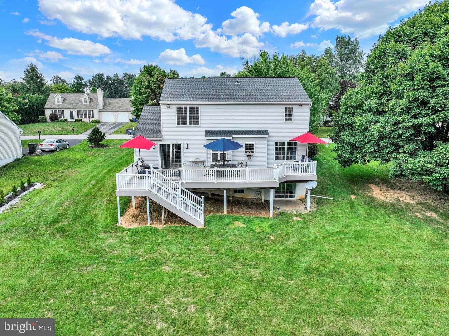 118 Charles Avenue photo 43