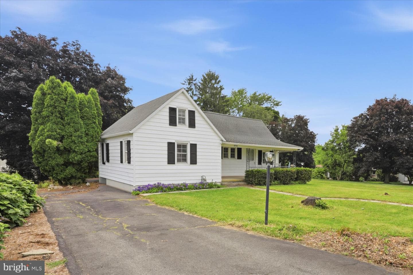 890 Melrose Lane photo 3