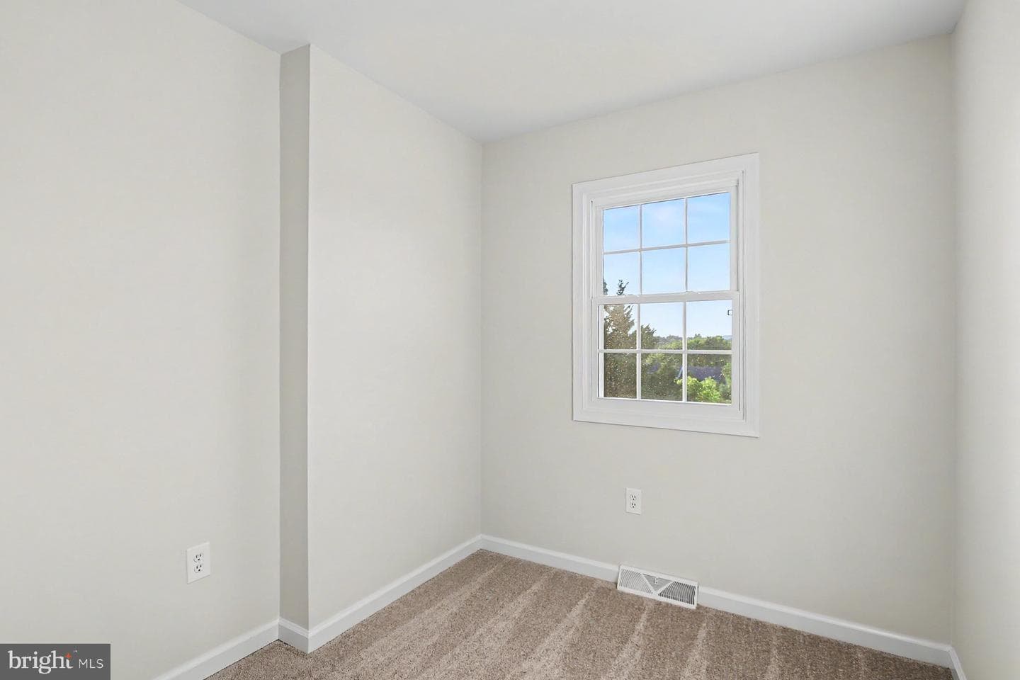 295 Robin Hill Circle photo 16