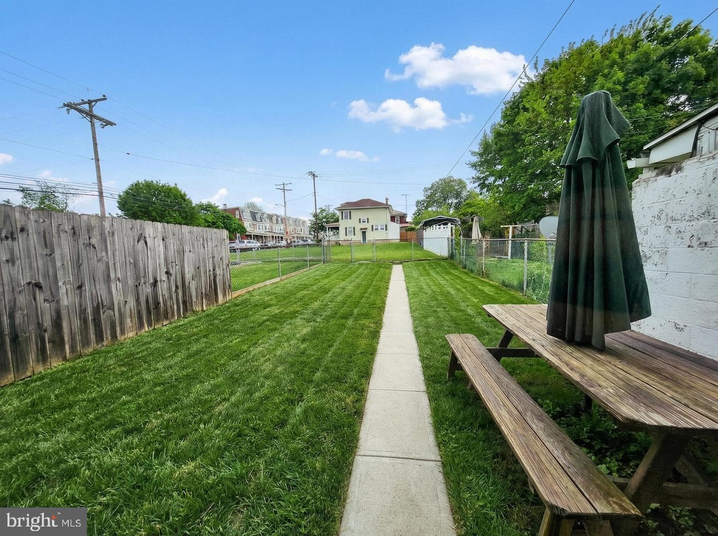 1150 E Philadelphia Street photo 20