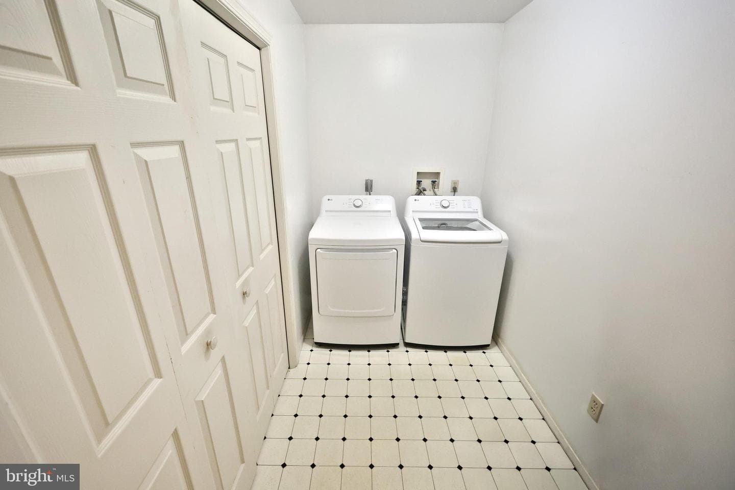 2380 Barrister Drive photo 27