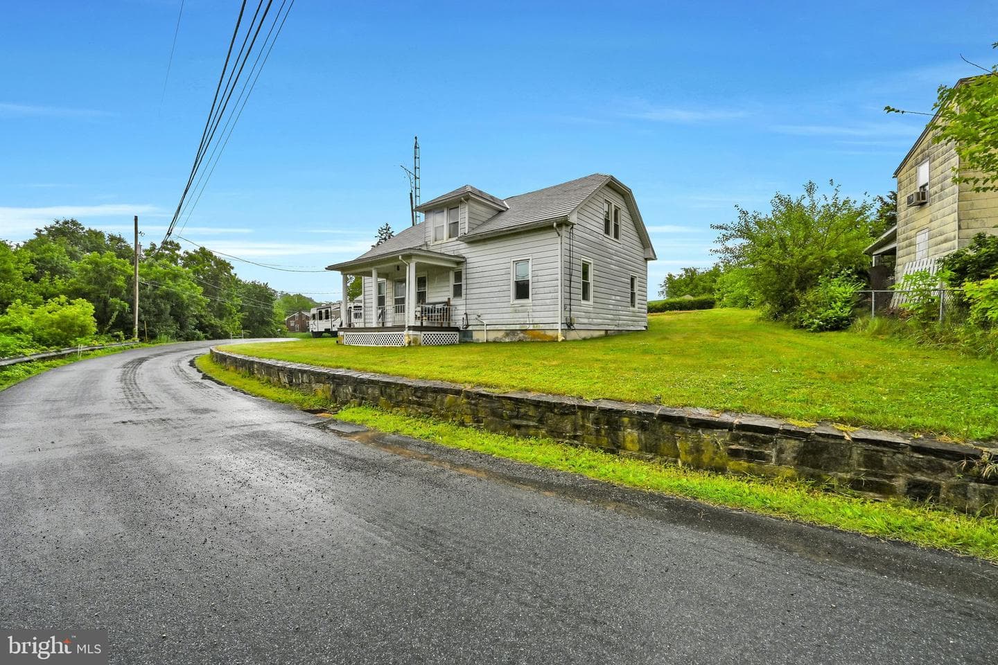 76 Circle Drive photo 3