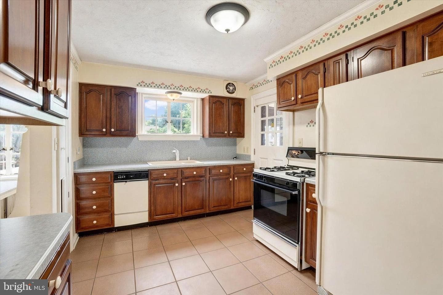 306 Elmwood Boulevard photo 13
