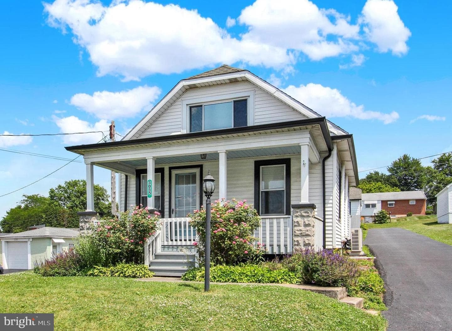 3055 N George Street photo 1