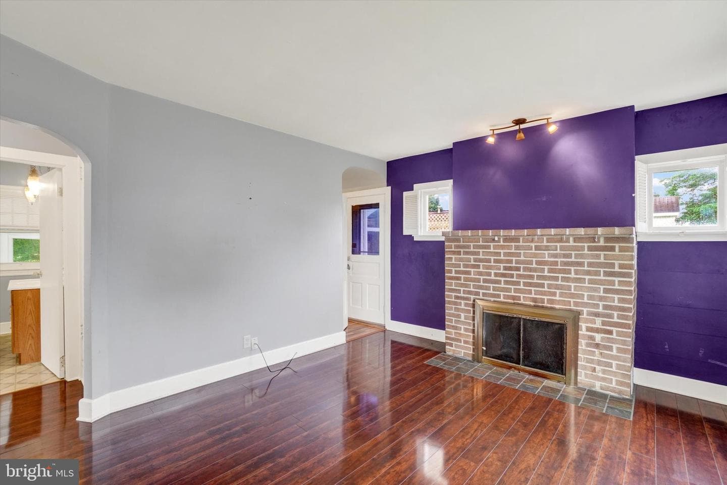 561 Wise Avenue photo 3