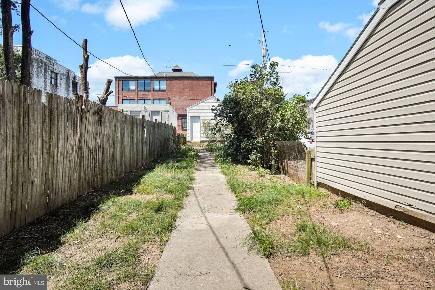 1122 N George Street photo 11