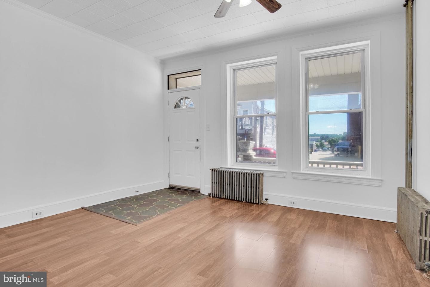 1122 N George Street photo 15