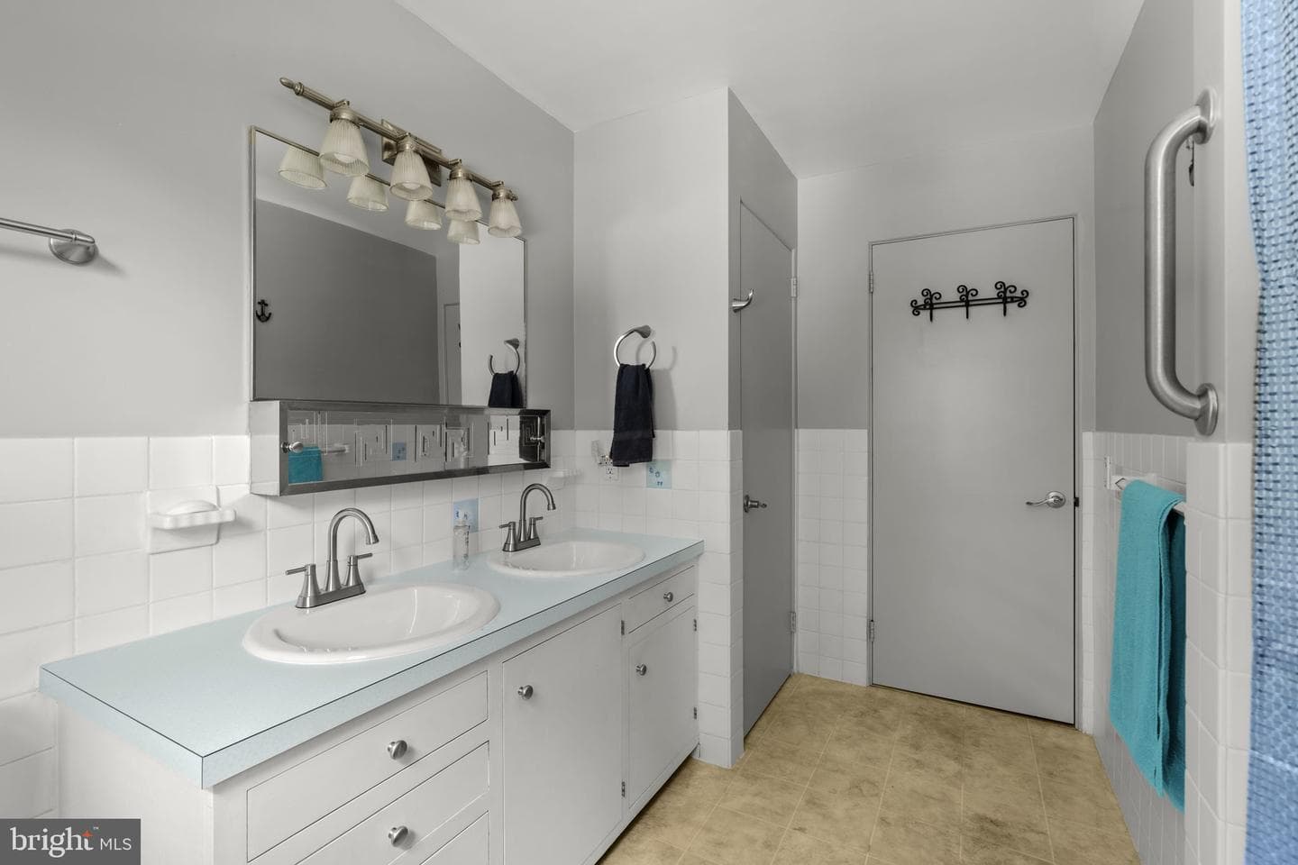 4107 Trowbridge Road photo 20