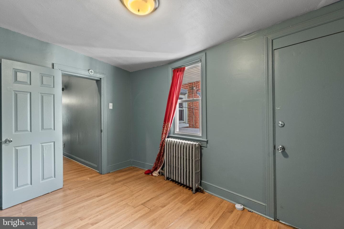 518 S Queen Street photo 19