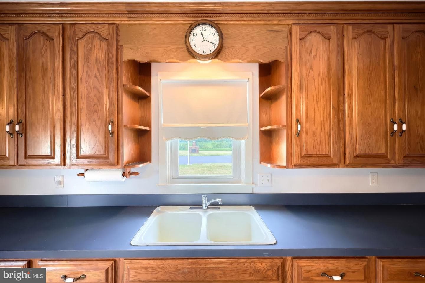 2056 Bridgeview Road photo 11