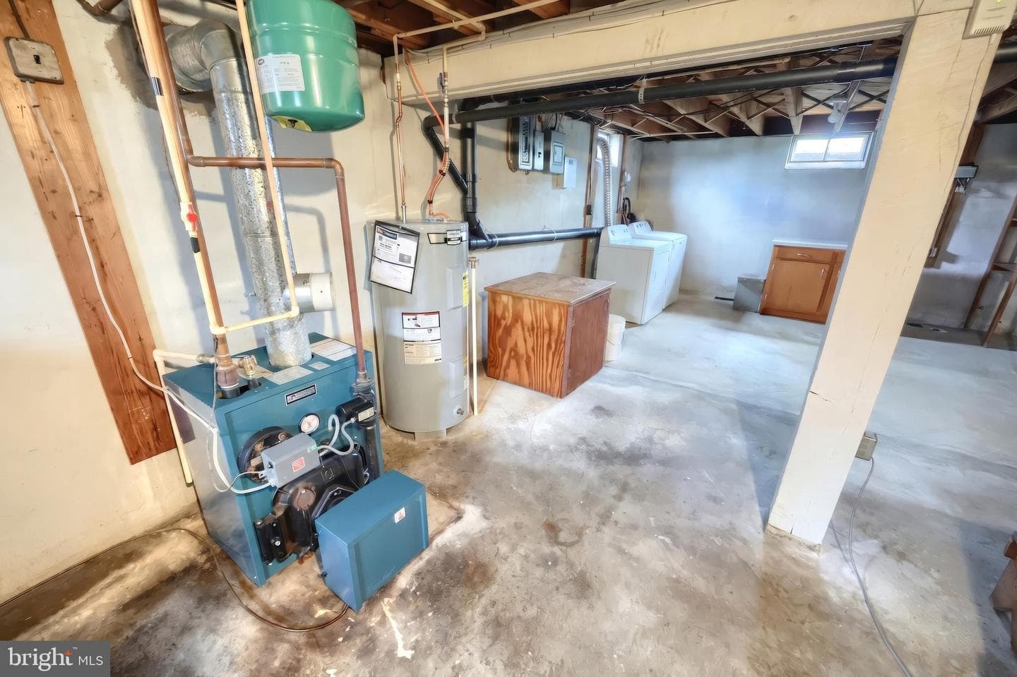 2056 Bridgeview Road photo 26