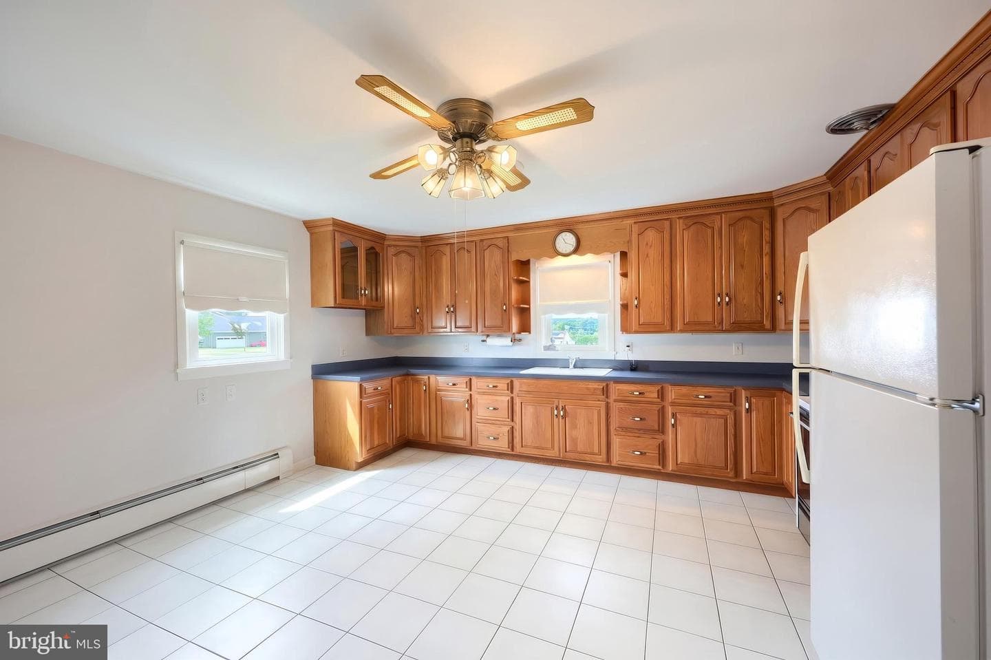 2056 Bridgeview Road photo 9
