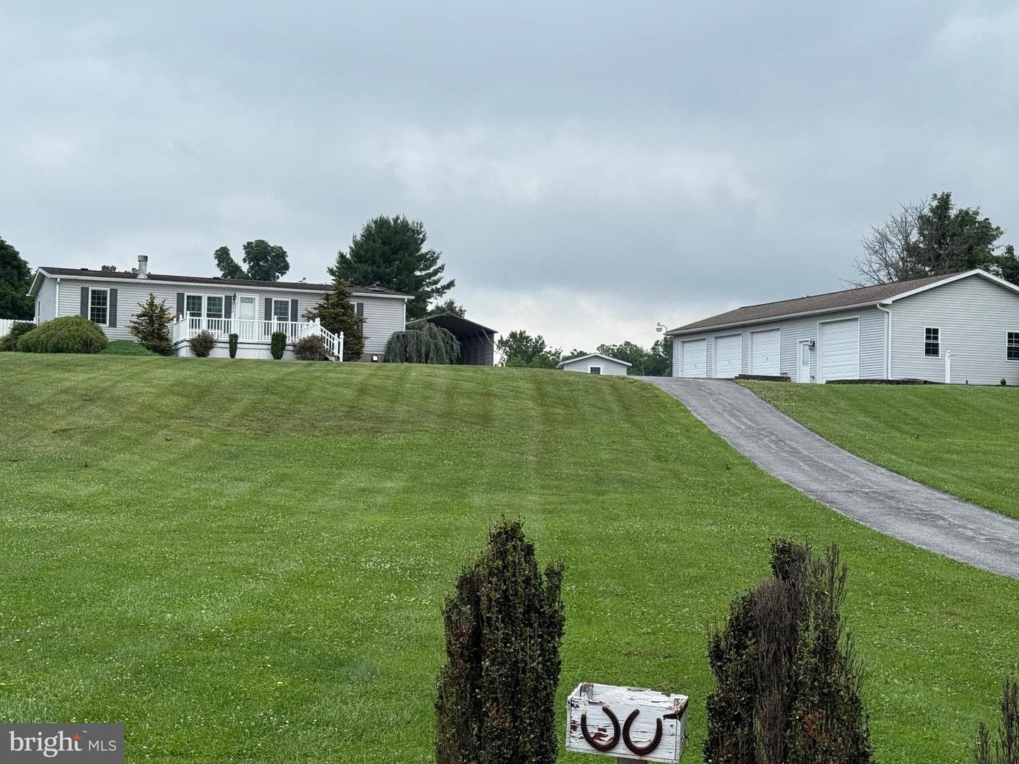 472 Scotch Pine Road photo 3