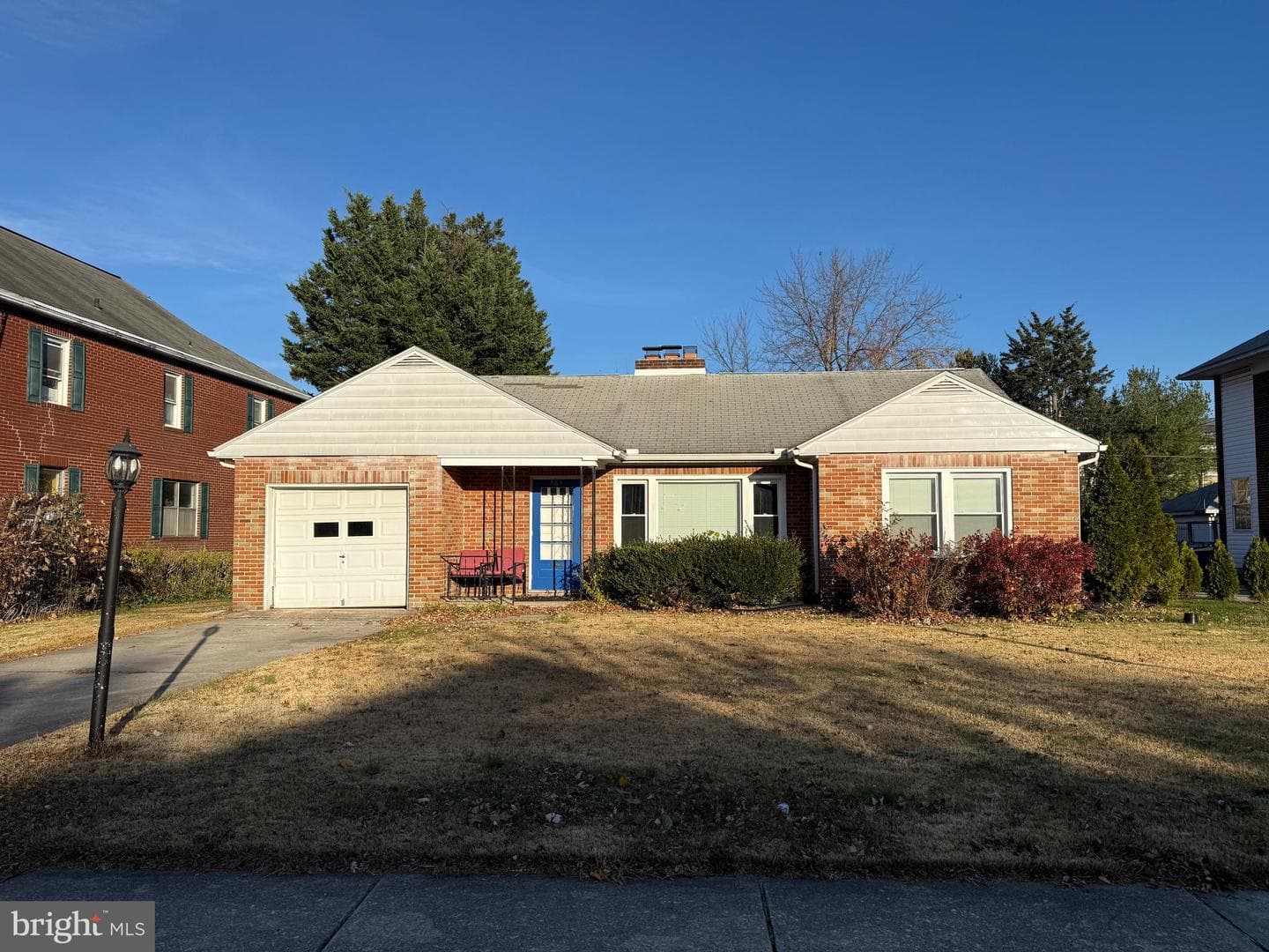 685 Colonial Avenue photo 1